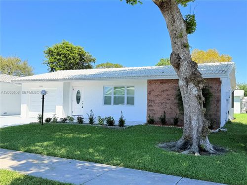 8581 Nw 17th St, Plantation, FL, 33322-5536 | Card Image