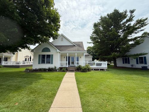 2 Cottage Ln, Manistee, MI, 49660-9289 | Card Image