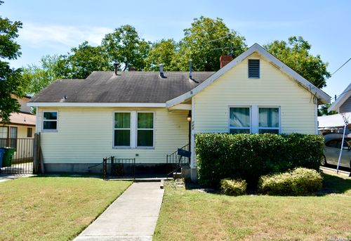218 Hearne, San Antonio, TX, 78225-1644 | Card Image