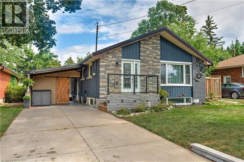 175 King'S Forest Dr, Hamilton, ON, L8T4K2 | Card Image