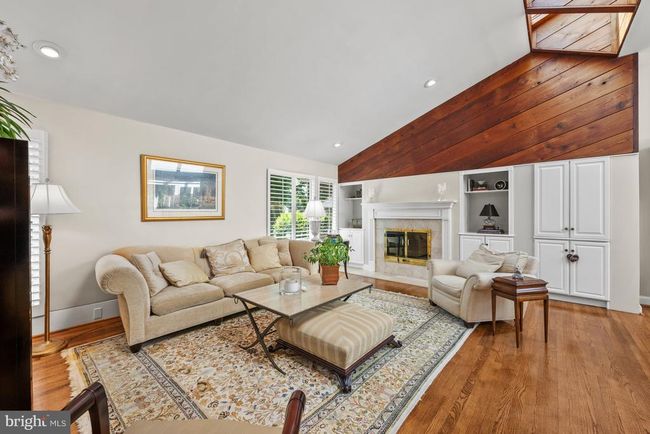 4015 Laird Pl, House other with 4 bedrooms, 4 bathrooms and null parking in CHEVY CHASE MD | Image 5