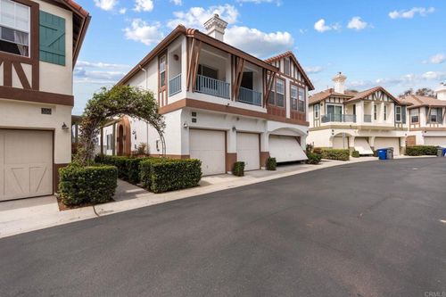 390 Carmel Creeper Pl, Encinitas, CA, 92024-7704 | Card Image