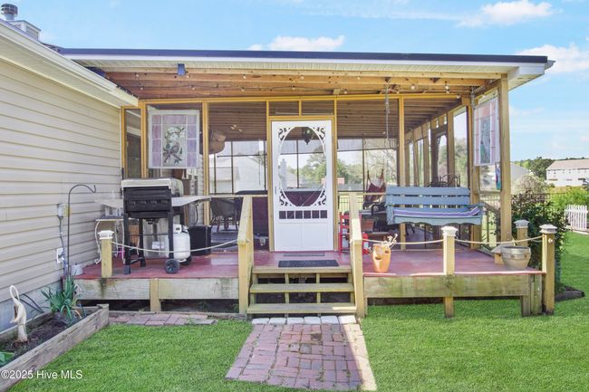 121 Lawndale Ln, House other with 3 bedrooms, 2 bathrooms and 2 parking in Sneads Ferry NC | Image 37