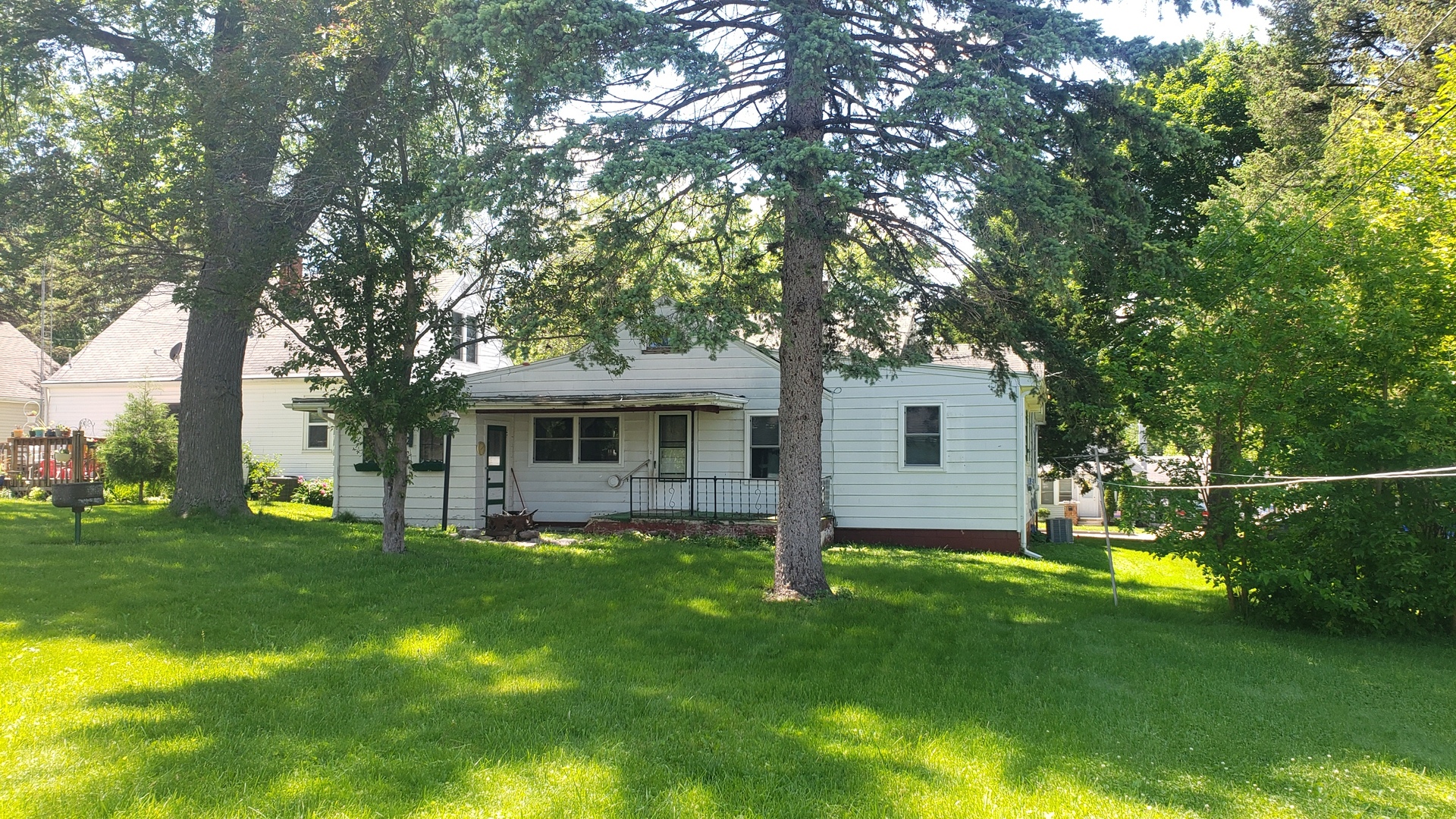 210 N Hadsall Street, Sold in GENOA Zoocasa