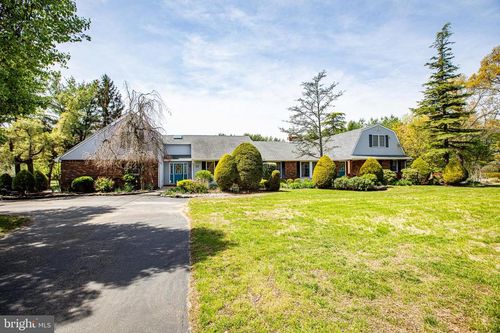 12 Millstream Rd, CREAM RIDGE, NJ, 08514-1815 | Card Image