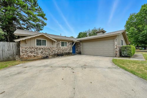 901 Nelson Ter, Bedford, TX, 76022-7226 | Card Image