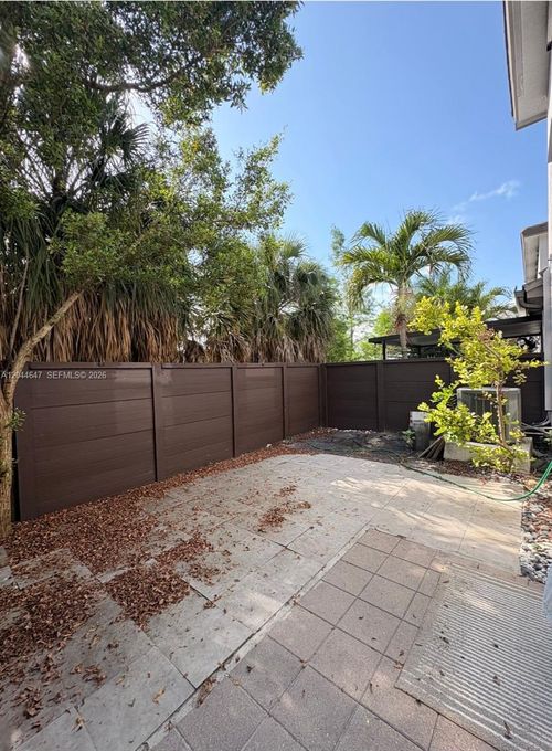 15668 Nw 91st Ct, Miami Lakes, FL, 33018-6359 | Card Image