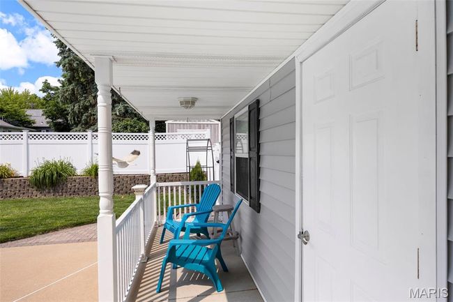 View of covered porch | Image 41