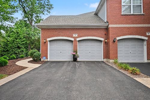 4 Lakebreeze Ct, Lake Zurich, IL, 60047-2243 | Card Image