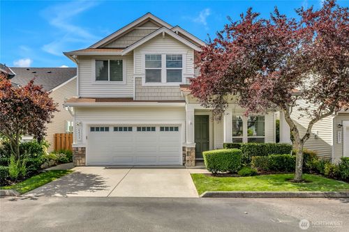 6633 Elizabeth Loop Se, Auburn, WA, 98092-8215 | Card Image