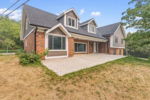 2003 S Valley Spring Drive, New Berlin, WI, 53151 | Card Image