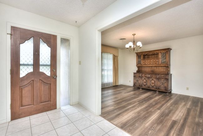 Entry Foyer/Dining Room | Image 6