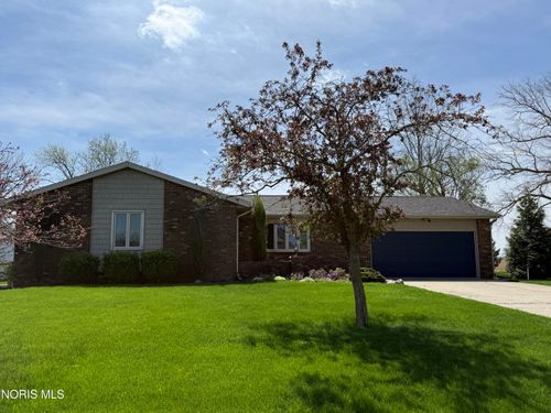 879 Regonda Dr, Defiance, OH, 43512-3631 | Card Image