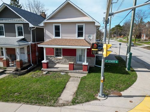 690 8th St E, Owen Sound, ON, N4K1L8 | Card Image