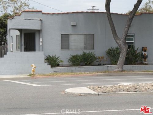 701 E Willow St, Signal Hill, CA, 90755-2734 | Card Image