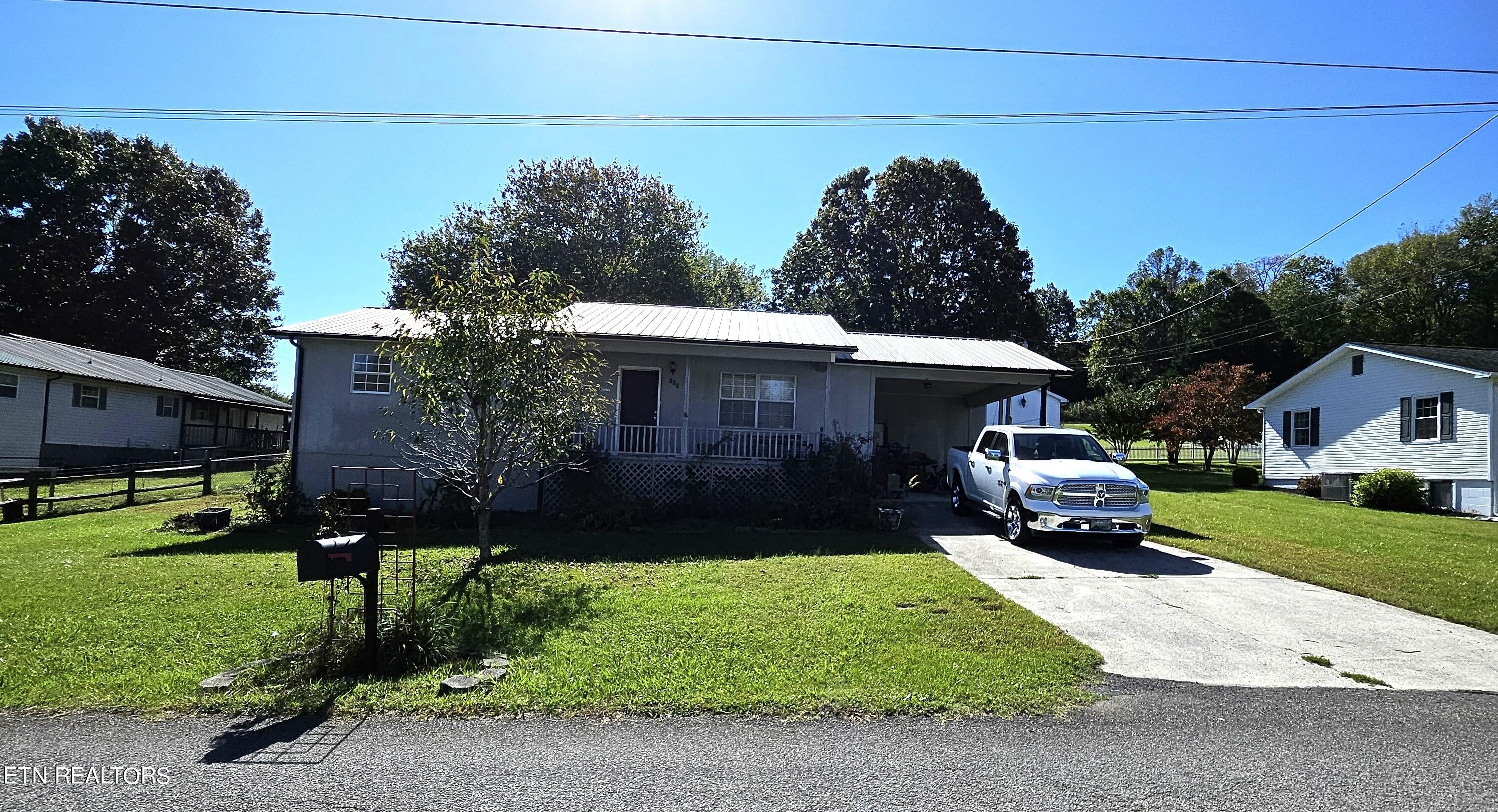 Money Maker Ln, Jacksboro, TN 37757
