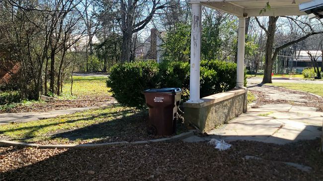 909 W Broadway St, House other with 4 bedrooms, 3 bathrooms and null parking in Clarksville TX | Image 24