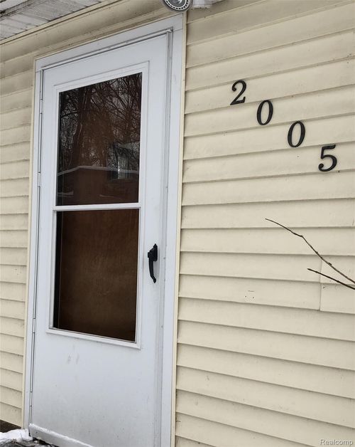 2005 Fairfield Ave, Wixom, MI, 48393-1328 | Card Image