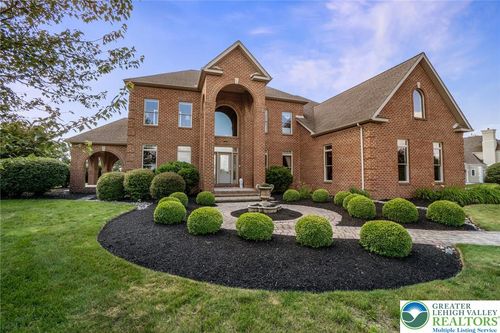 4260 W Wyndemere Cir, Schnecksville, PA, 18078-3533 | Card Image