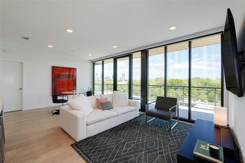 apt-403-1600 S 1st St, Austin, TX, 78704-3045 | Card Image