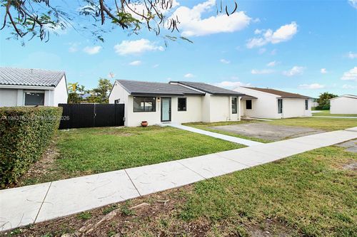 13379 Nw 3rd Ter, Miami, FL, 33182 | Card Image