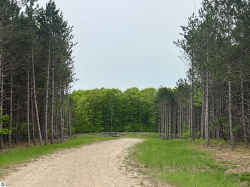 parcel B Thorn Crst, Traverse City, MI, 49685 | Card Image