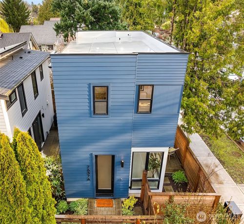a-7637 46th Ave S, Seattle, WA, 98118-3914 | Card Image