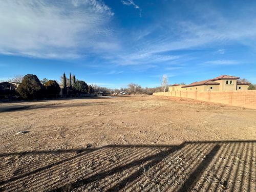 3227 Duranes Rd Nw, Albuquerque, NM, 87104 | Card Image