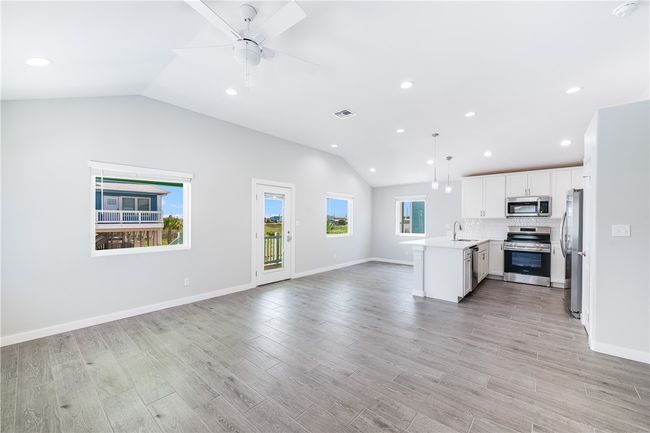 199 Flounder Dr, House other with 4 bedrooms, 3 bathrooms and null parking in Port Aransas TX | Image 6