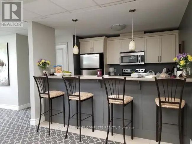 PH15 - 125 Wilson Street, Condo with 2 bedrooms, 2 bathrooms and 1 parking in Hamilton (Ancaster) ON | Image 11