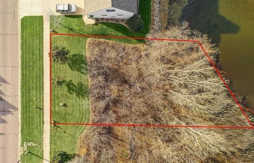 822 30th St Nw, Faribault, MN, 55021-1837 | Card Image