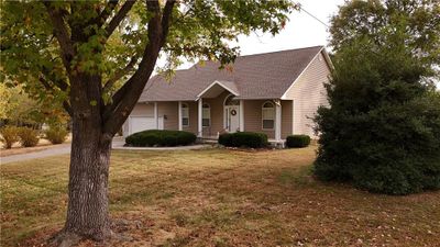 900 N Tucker Street, House other with 3 bedrooms, 2 bathrooms and null parking in Nevada MO | Image 2