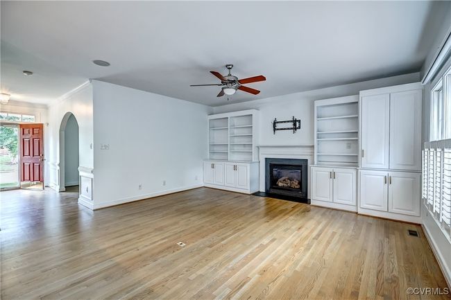 Built in's & gas fireplace | Image 9