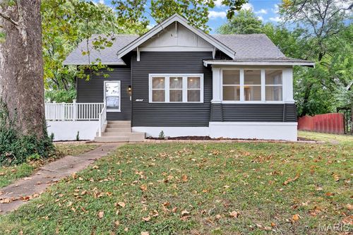 9119 Shelley Ave, Overland, MO, 63114-4812 | Card Image