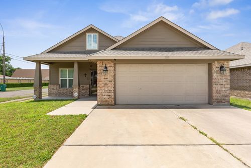 300 N Bermuda St, Lacy Lakeview, TX, 76705-1324 | Card Image