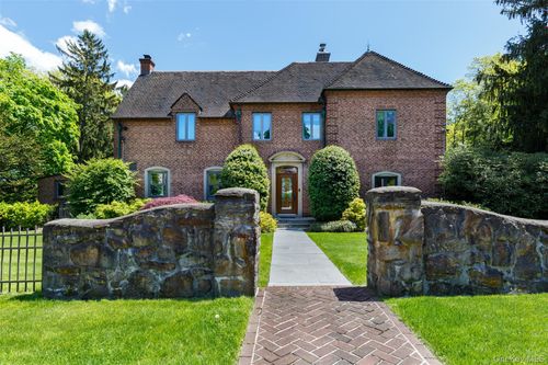 10 Ridge Pl, Pelham, NY, 10803-3424 | Card Image
