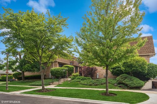 c-8746 Kedvale Ave, Skokie, IL, 60076-2146 | Card Image