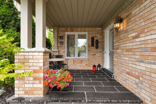 383 Hewitt Cir, House other with 3 bedrooms, 3 bathrooms and 4 parking in Newmarket ON | Image 6