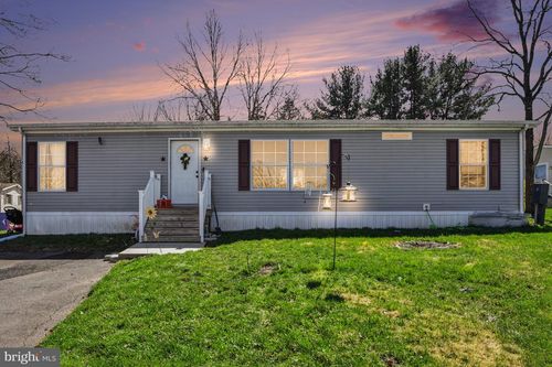 4 Gaslight Place, QUAKERTOWN, PA, 18951 | Card Image