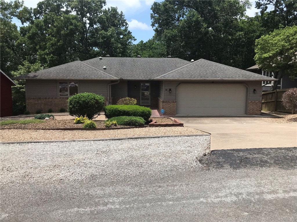 Cromer Dr, Bella Vista, AR 72715