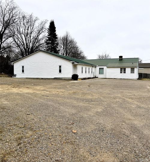 7069 Reed St, Brown City, MI, 48416-8040 | Card Image