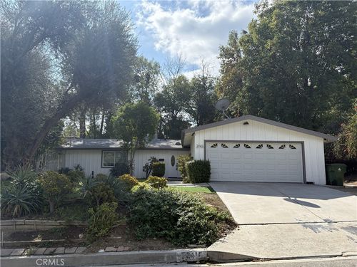 20416 Coulson St, Woodland Hills, CA, 91367 | Card Image