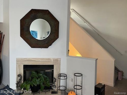 7147 Elmhurst, West Bloomfield, MI, 48322-2613 | Card Image