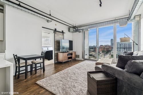 apt-1007-700 W Van Buren St, Chicago, IL, 60607-3631 | Card Image