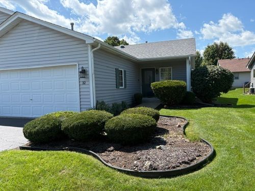 32 S Juniper Dr, North Aurora, IL, 60542-1590 | Card Image