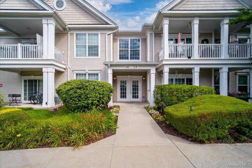 416 Saratoga Ln, Fishkill, NY, 12524-4932 | Card Image