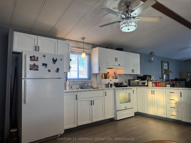 32 - 227 Big Hill Rd, House other with 2 bedrooms, 1 bathrooms and 2 parking in Seeleys Bay ON | Image 7