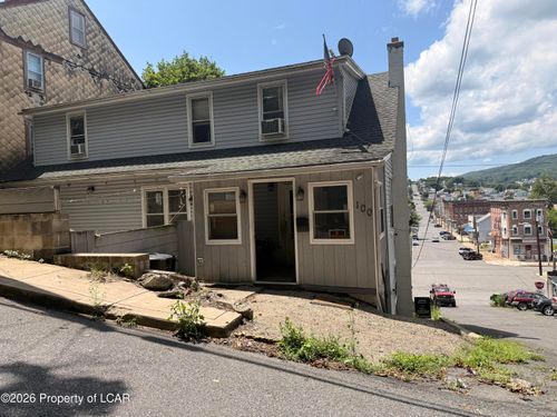 100 S Diamond St, SHAMOKIN, PA, 17872-5825 | Card Image