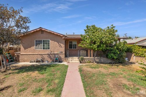1306 Lincoln St, Bakersfield, CA, 93305-3940 | Card Image