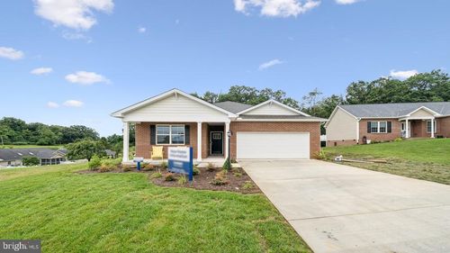 15 River Oak Dr, STAUNTON, VA, 24401-9105 | Card Image